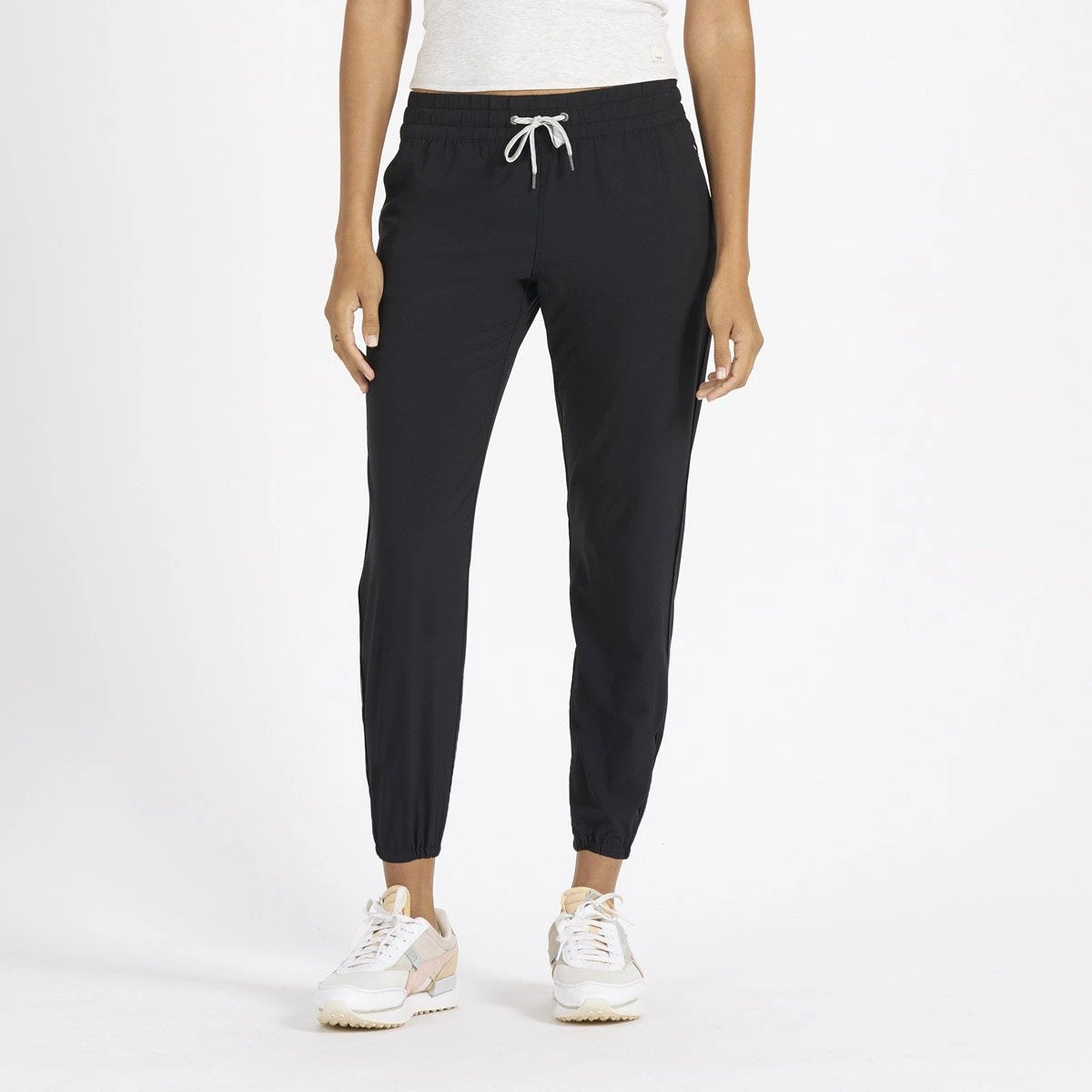 Vuori Women's Weekend Jogger 1 Vuori Women's Weekend Jogger